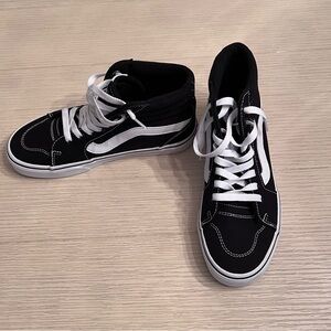 High Top Black & White Vans Womens 6.5 NWOT